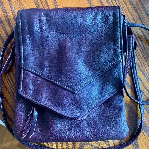 Dark Brown Leather Crossbody Bag Purse Multiple Compartments Perfect for Travel - Picture 1 of 9